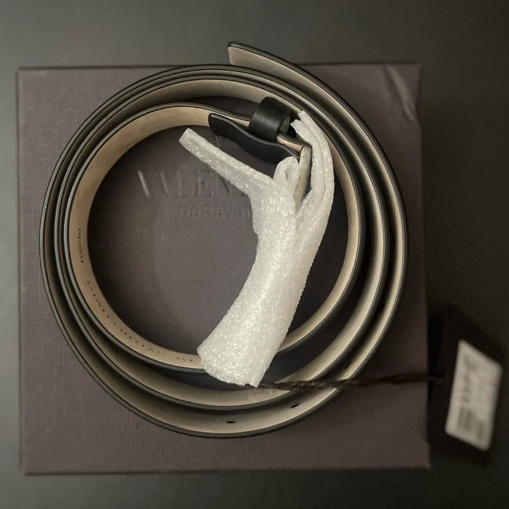 Valentino Garavani Men’s Belt - Picture 1 of 5